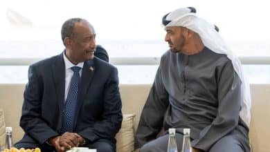 البرهان وبن زايد يبحثان هاتفياً الأوضاع في السودان