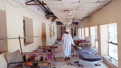 شن الطيران الحربي التابع لقوات الجيش السوداني غارات مكثفة على عدد من مناطق البلاد، مستهدفاً أماكن سيطرة «قوات الدعم السريع»، وشملت مدينة الضعين حاضرة ولاية شرق دارفور ، ومدينة الطويشة شرقي الفاشر، عاصمة ولاية شمال دارفور ، ومدينة الحصاحيصا بولاية الجزيرة وسط البلاد، وألحقت خسائر كبيرة بالمواطنين المدنيين بين قتيل وجريح، وبالبنية التحتية، بما في ذلك مستشفى الضعين المدني، ومدارس لجأ إليها نازحون، ومنازل ومحال المواطنين.