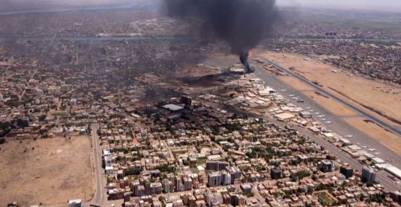 "الدعم السريع" يستهدف مطار عطبرة والجيش السوداني يرد بقصف تجمعاته